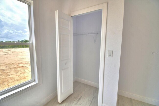 Building Photo - 7951 Sarasota Dr