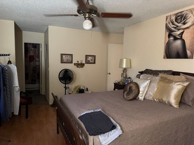 Building Photo - Welcome home to 10022 Windburn Trail!