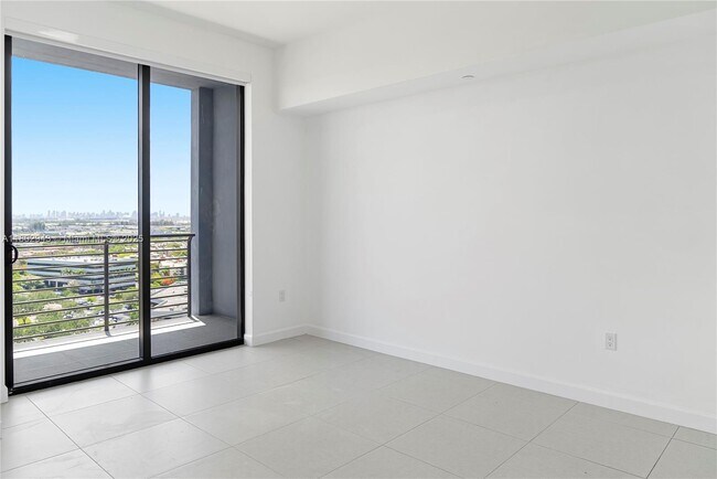 Building Photo - 5350 NW 84th Ave