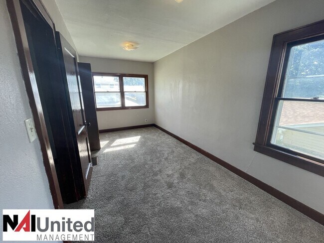 Building Photo - Two bedroom, two bath single family home f...