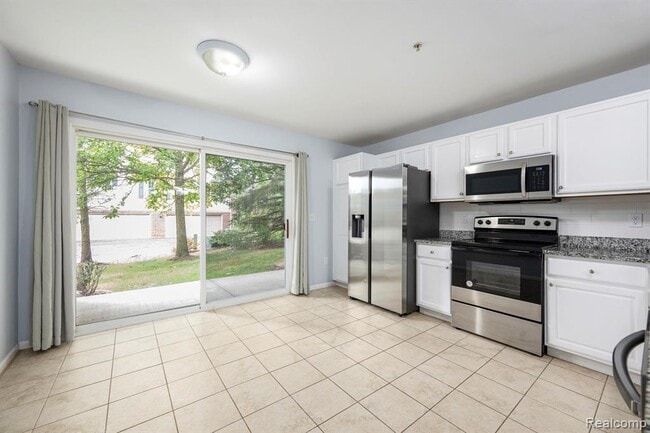 Building Photo - 28139 Carlton Way Dr