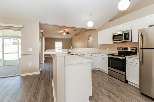 Building Photo - 14336 Coronado Dr