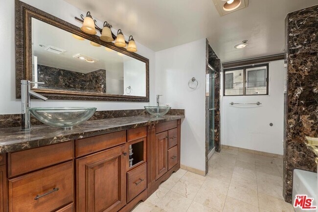 Building Photo - 10660 Wilshire Blvd