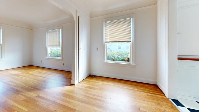 Interior Photo - Oregonian Apartments
