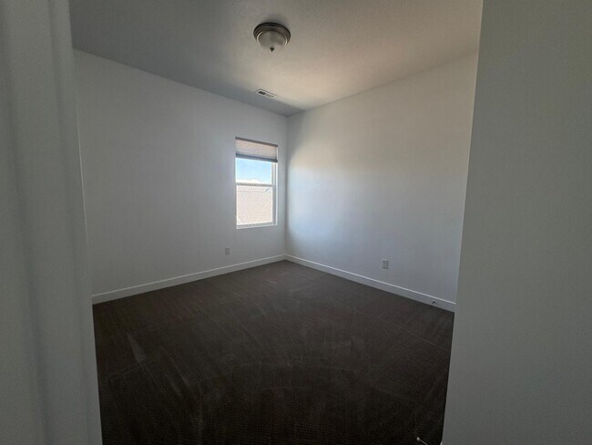 Building Photo - 6354 Upland View Dr