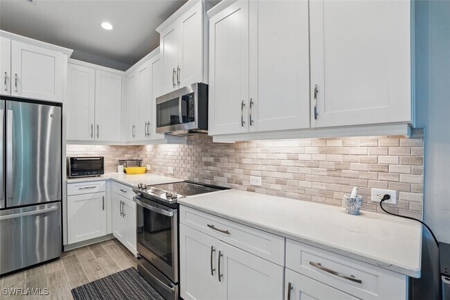 Building Photo - 2567 Seychelles Dr