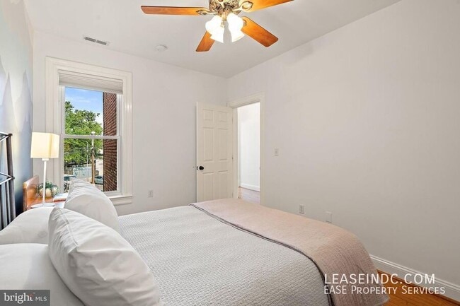 Building Photo - 260 15th St SE