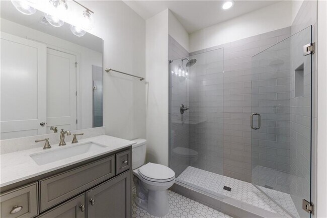 Building Photo - 261 Chastain Park Dr NE