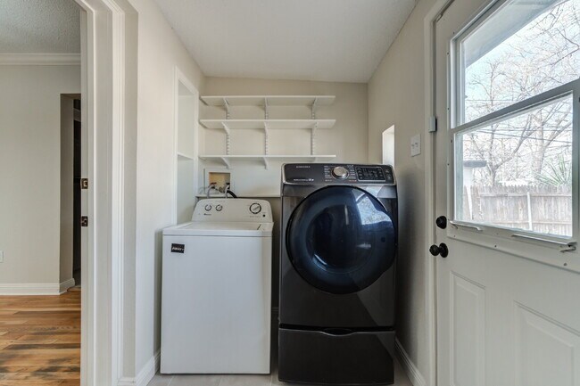 Building Photo - Tech Terrace Pre-Lease for 2026 or available now!