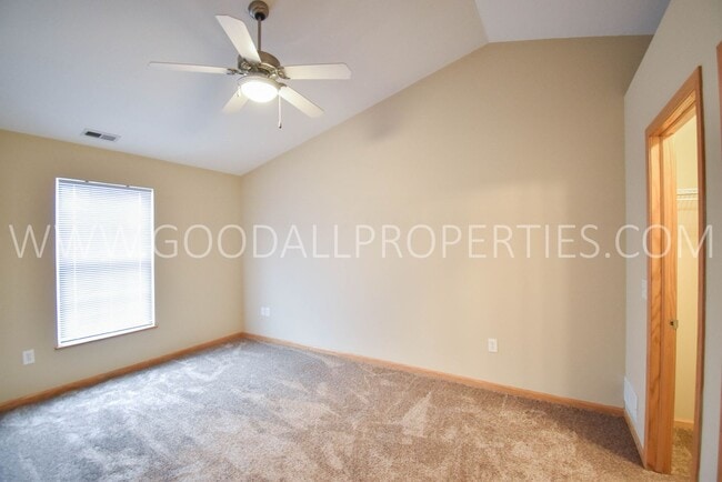 Building Photo - 15404 Townsend Ave
