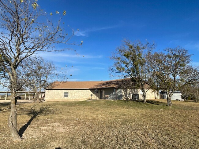 Building Photo - 552 Lawson Ln