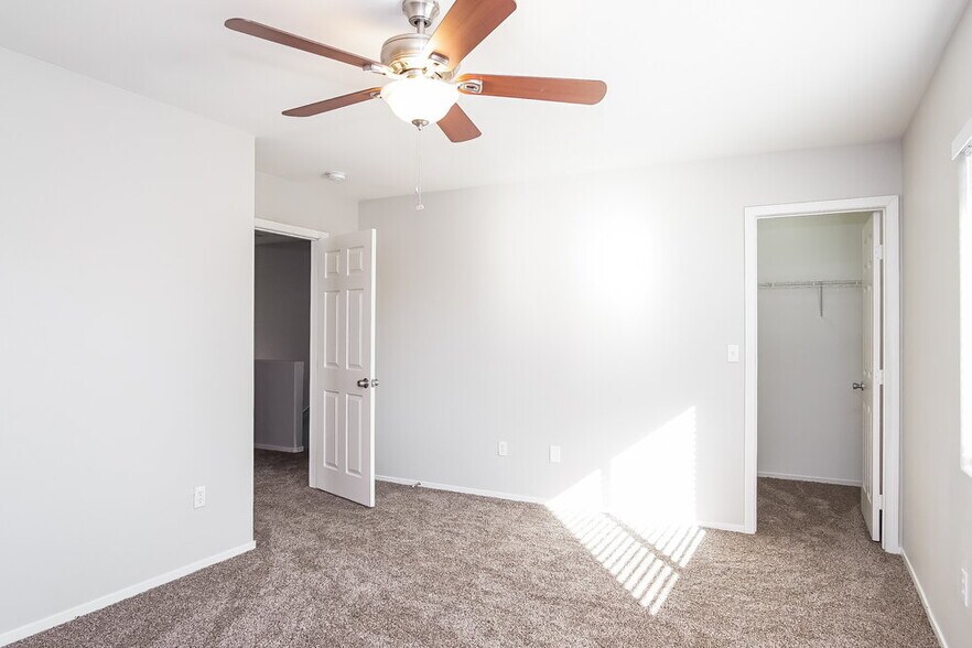 Building Photo - 245 Vertigo Tulip Ct