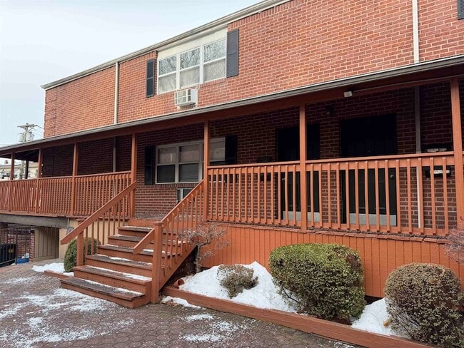 Building Photo - 3600 Charles Ct