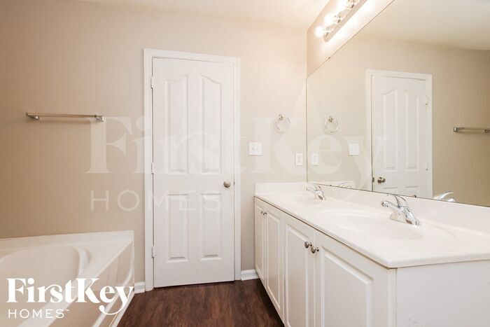 Building Photo - 5126 Raspberry Knoll Dr