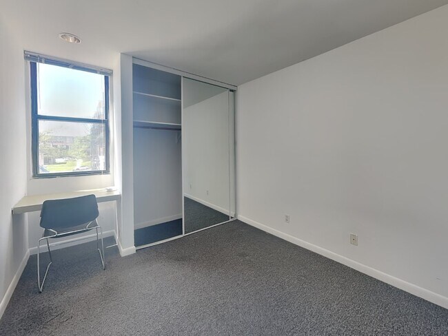 Building Photo - 56 E Daniel St