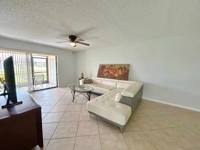 Building Photo - 7590 Tahiti Ln