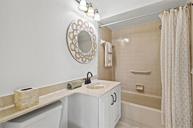 Building Photo - 5354 Myrtle Wood