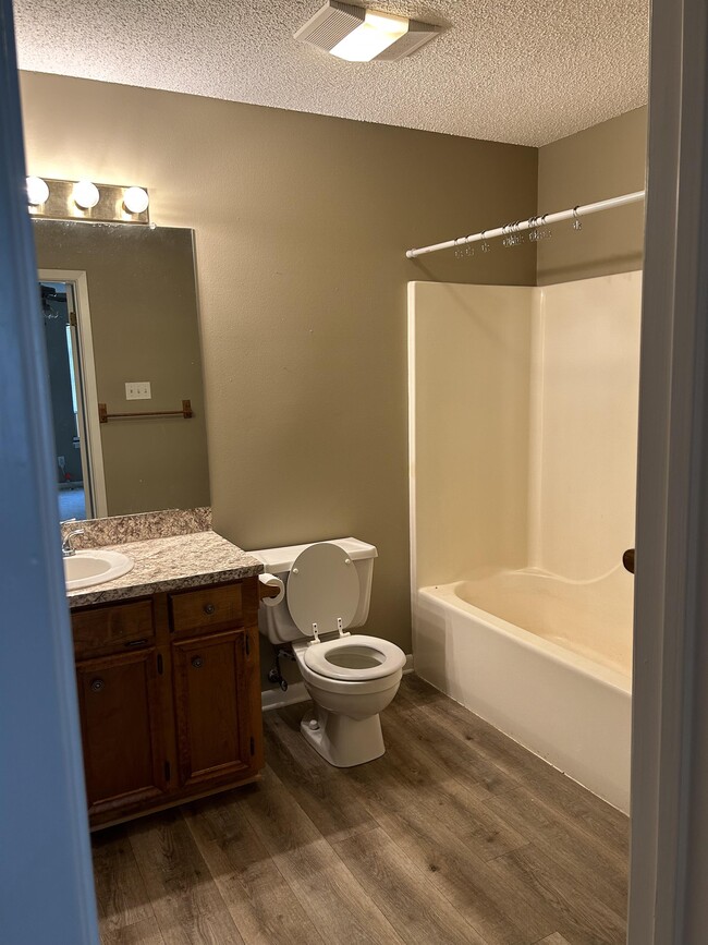 Building Photo - 541 Melton Dr