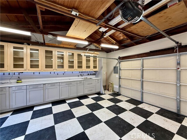 Building Photo - 885 Altura Way