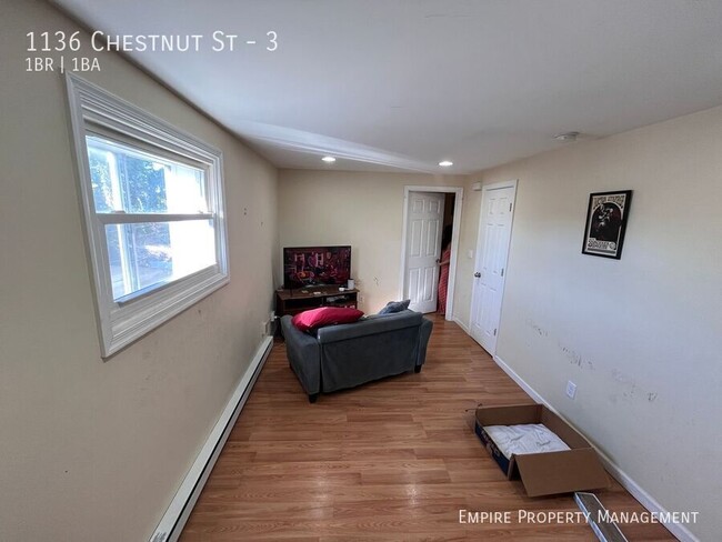 Building Photo - Available January 1st! 1 Bedroom/ 1 Bathro...