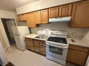 Building Photo - 1038 Iris Ave