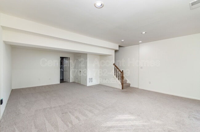 Building Photo - 6143 Summer Park Ln