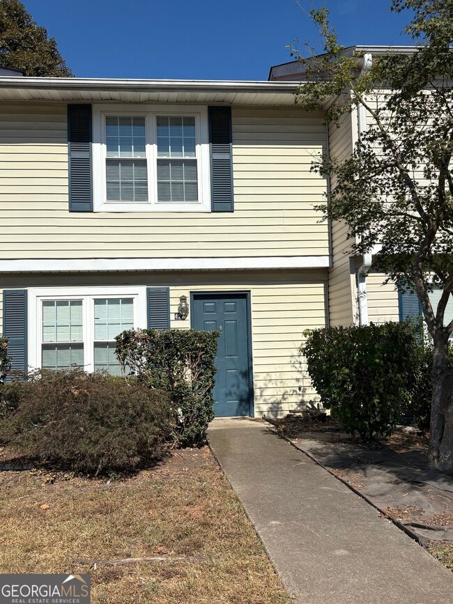 Building Photo - 422 Bainbridge Dr