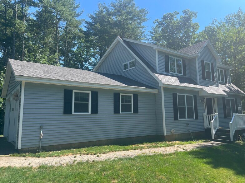 Primary Photo - 11 Pinecrest Dr