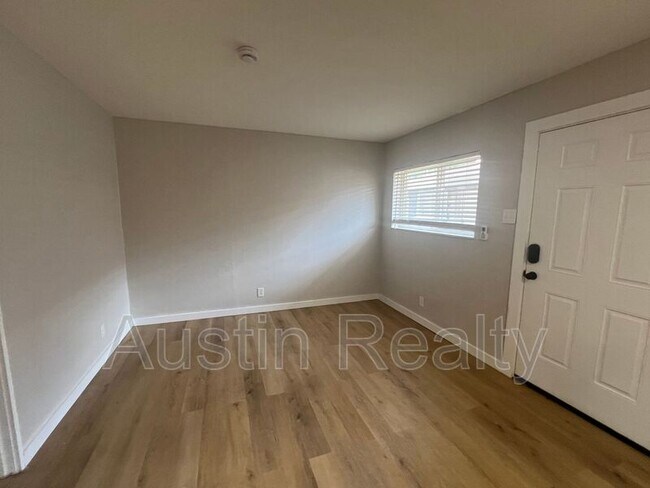 Building Photo - 4160 Folsom Ave