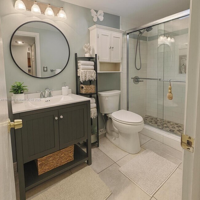 Building Photo - 12035 NE 2nd Ave