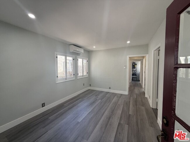 Building Photo - 92 S Sunnyslope Ave
