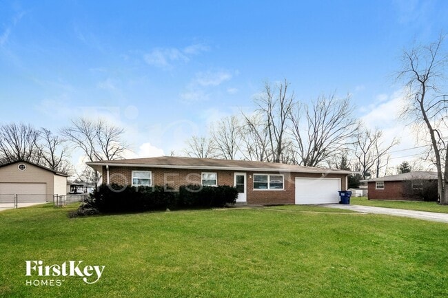 Building Photo - 8 Oak Dr