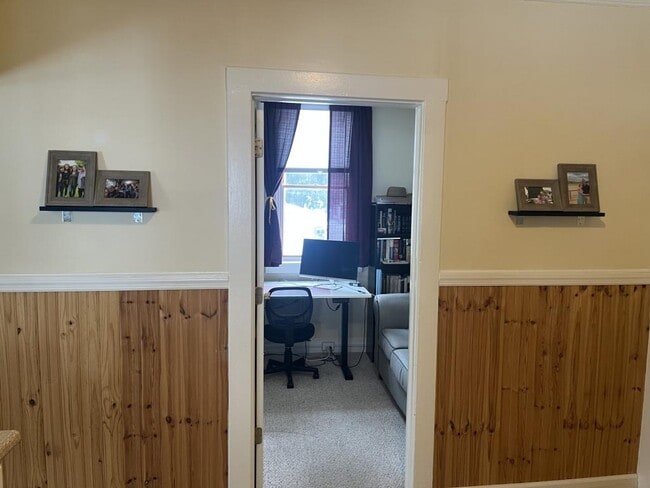 Building Photo - 9 James St