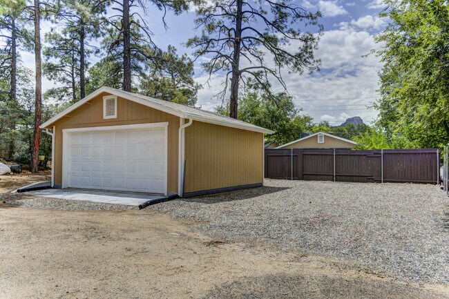 Building Photo - Home for Rent in Prescott!  - Alley Parking
