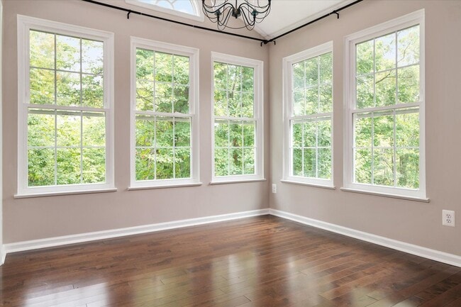 Building Photo - Piney Orchard Condo