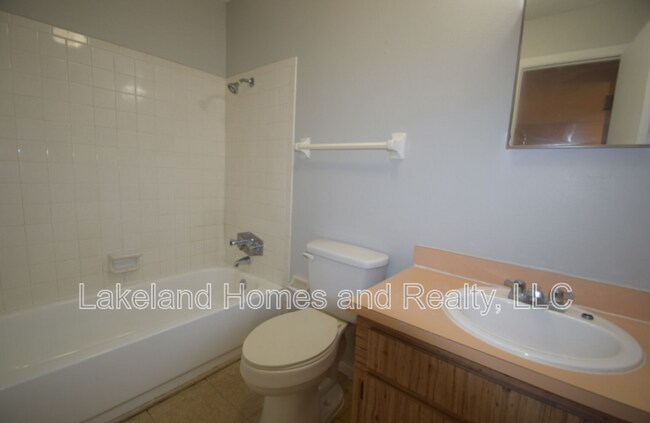 Building Photo - 117 Leelon Rd