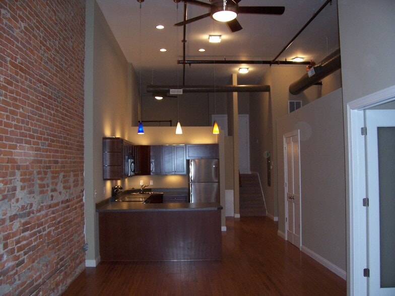 Building Photo - 120 N 3rd St