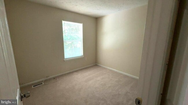 Building Photo - 2431 W Rosecroft Village Cir