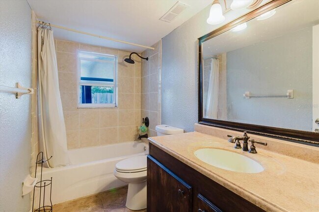 Building Photo - 14419 Americana Cir