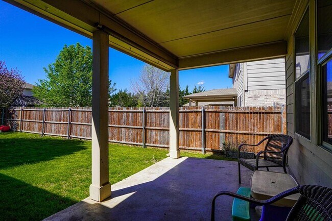 Building Photo - 1608 Cardinal Way