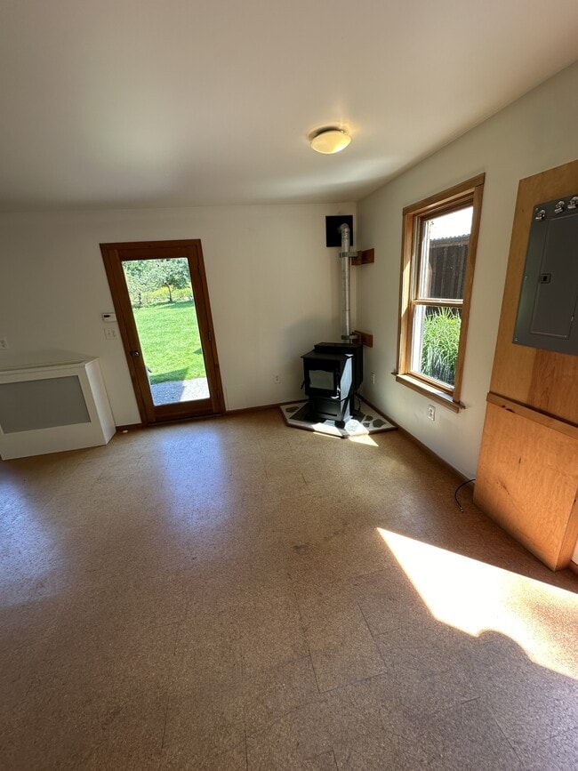 Building Photo - 62 Mt Pleasant Rd