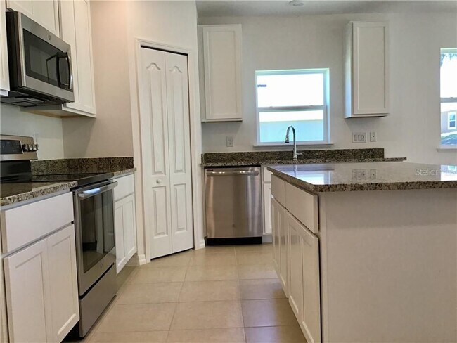 Building Photo - 15514 Gemini Dr