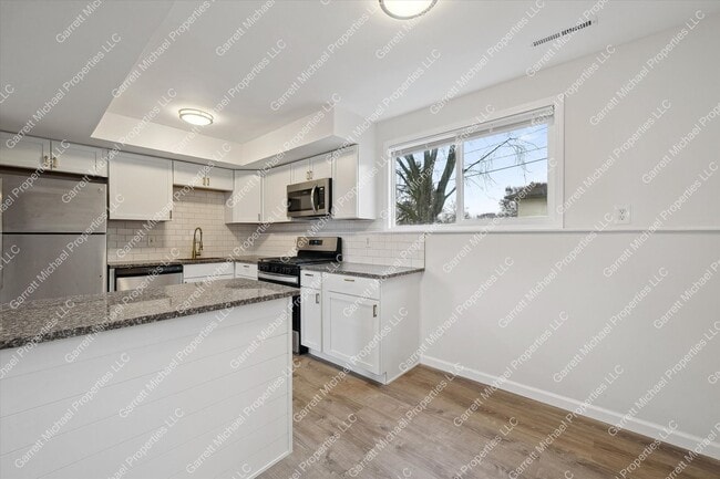 Building Photo - Fully Remodeled 4-Bedroom Home in Desirable Neighborhood in Pontiac for Rent!