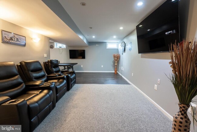 Building Photo - 6004 Glenn Station Ct
