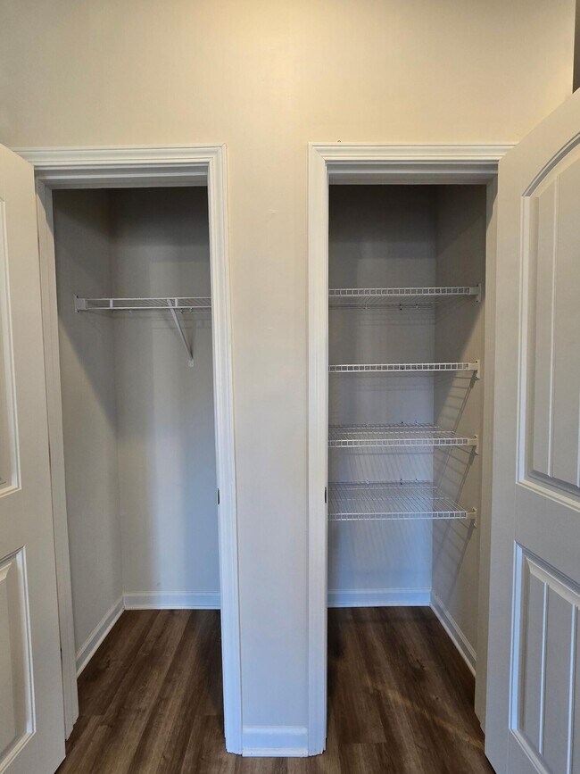 Building Photo - 1785 Snead Dr