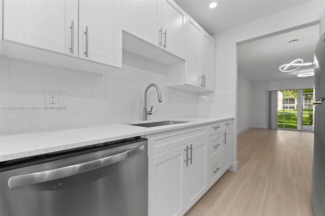 Building Photo - 1300 SW 124th Terrace