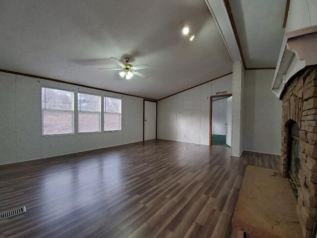 Building Photo - 109 Ellington Wy