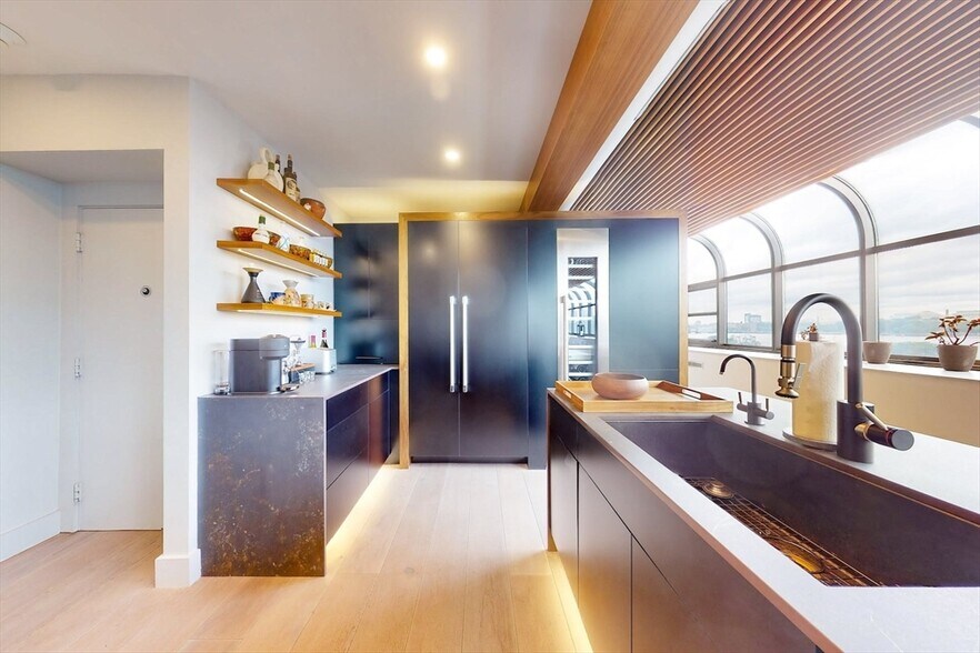 Building Photo - 265 Beacon St