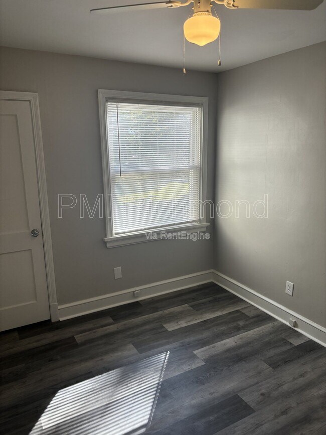 Building Photo - 5231 Rockland Rd