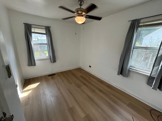 Building Photo - 8458 Quincy St
